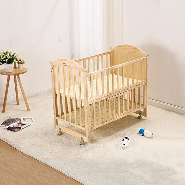 Multifunctional Solid Wood Baby Crib